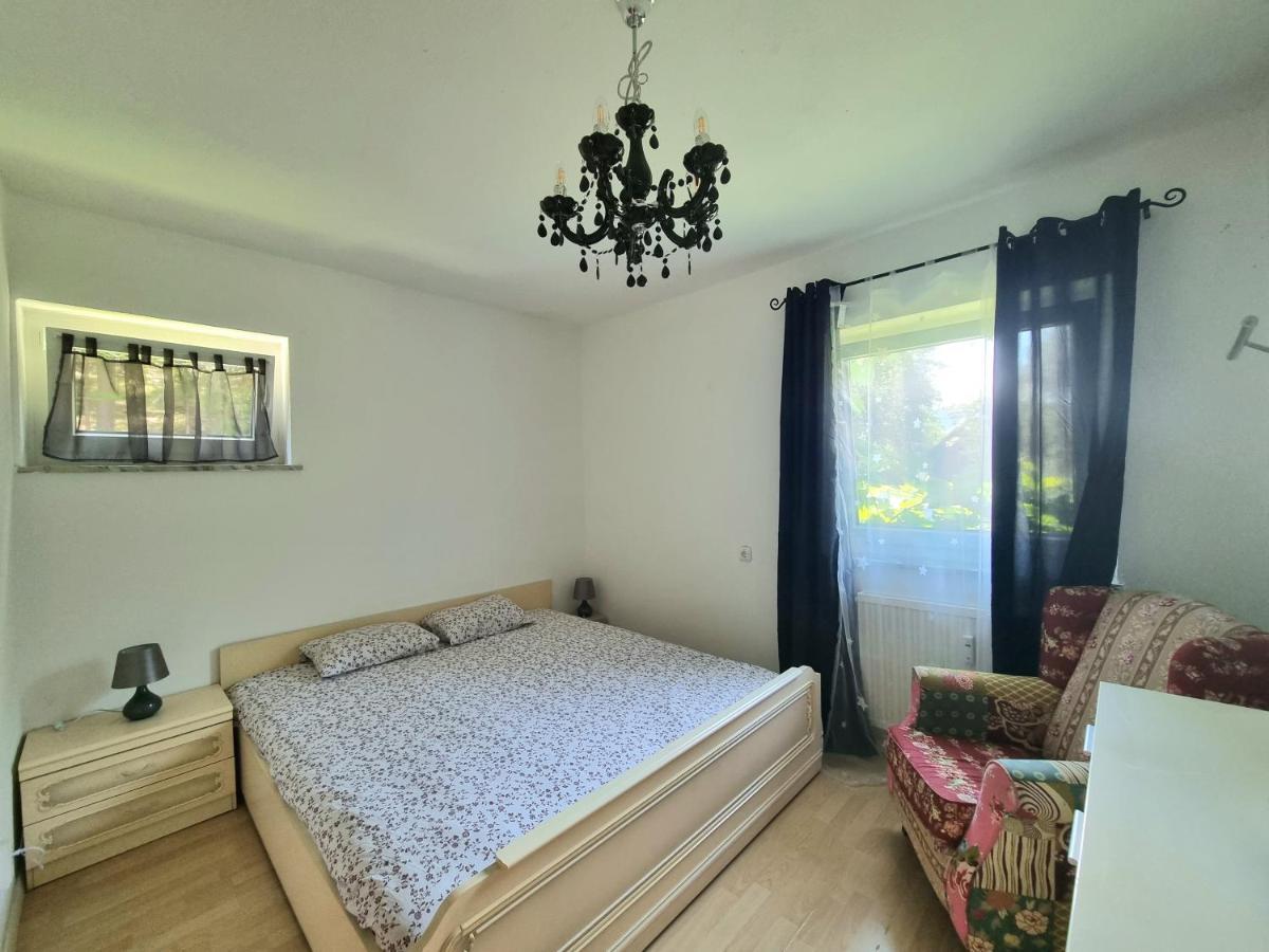 Apartment Lovely Spacious Apartment-80m2-old Style-tourist Area