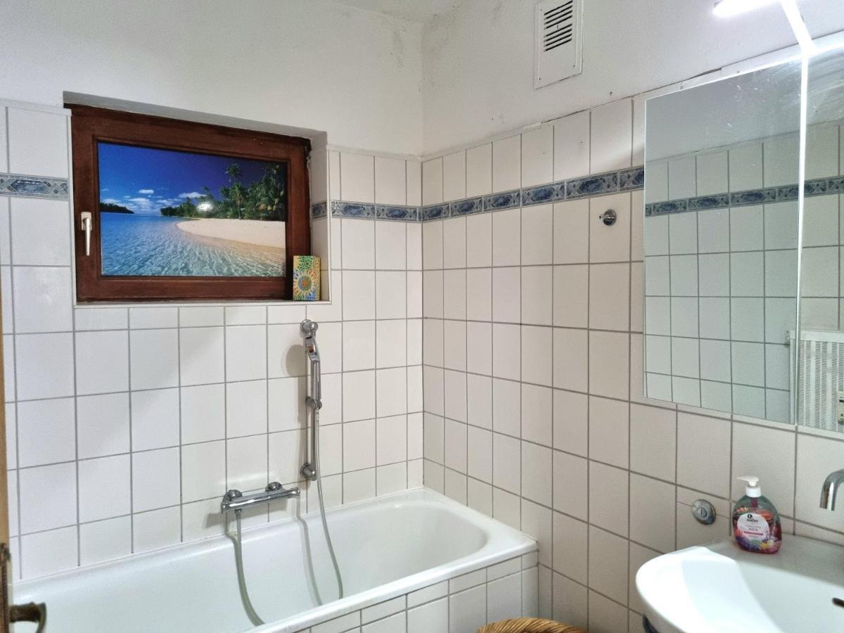 Lovely Spacious Apartment-80m2-old Style-tourist Area Apartment Rauth
